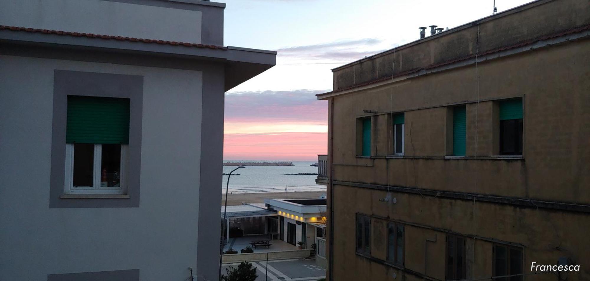 Casa Di Pipo - Appartamento Davanti Al Mare Пескара Экстерьер фото